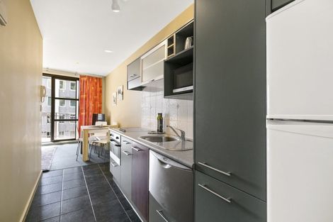 Photo of property in Atrium Towers, 6b/154 The Terrace, Wellington Central, Wellington, 6011