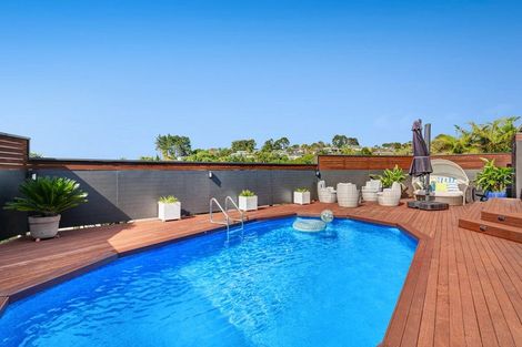Photo of property in 8a Astrolabe Place, Gulf Harbour, Whangaparaoa, 0930