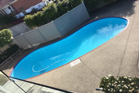 Photo of property in 31a Forrest Hill Road, Milford, Auckland, 0620