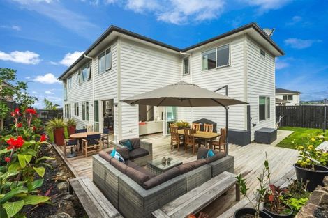 Photo of property in 15 Tawa Place, Orewa, 0931