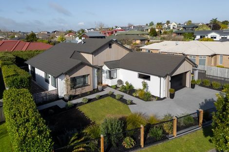 Photo of property in 28 Caversham Drive, Rototuna, Hamilton, 3210