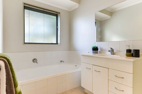 Photo of property in 15 Arundel Place, Nawton, Hamilton, 3200