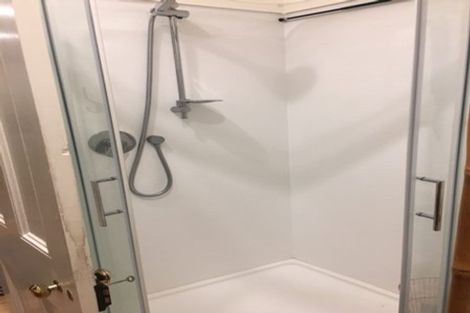 Photo of property in 19 Grove Road, Kelburn, Wellington, 6012