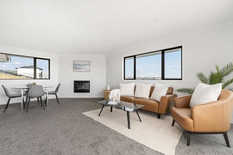 Photo of property in 59 Atlantic Drive, Fitzherbert, Palmerston North, 4410