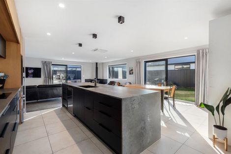 Photo of property in 6 Pennycook Place, Lake Hawea, Wanaka, 9382