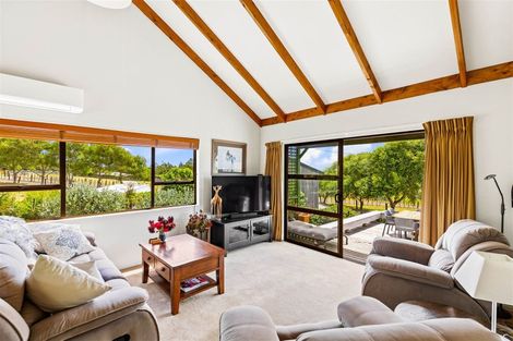 Photo of property in 321 Muriwai Valley Road, Muriwai, Waimauku, 0881