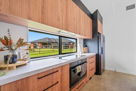 Photo of property in 16 Chatham Rise, Seaward Bush, Invercargill, 9812