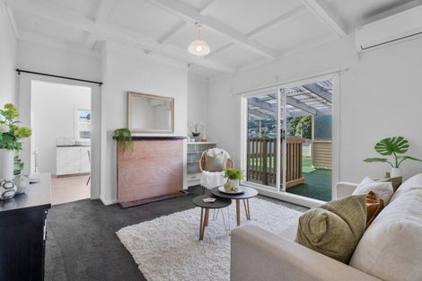 Photo of property in 13 Akarana Avenue, Mount Roskill, Auckland, 1041