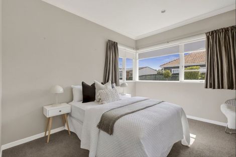 Photo of property in 44 Braid Road, St Andrews, Hamilton, 3200