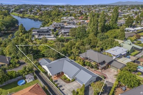 Photo of property in 44 Braid Road, St Andrews, Hamilton, 3200