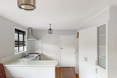 Photo of property in 18 Chester Street, Levin, 5510