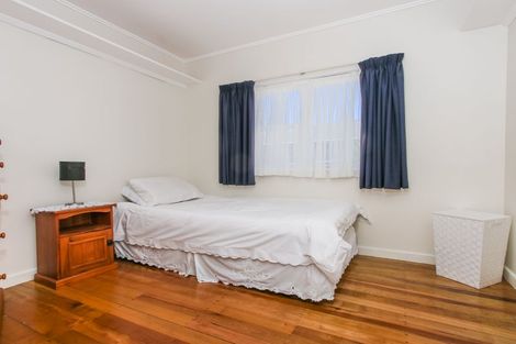 Photo of property in 6 Parker Avenue, New Lynn, Auckland, 0600