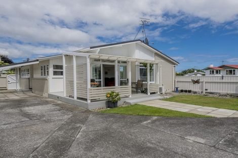 Photo of property in 2 Glen Street, Levin, 5510