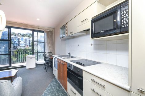 Photo of property in Atrium Towers, 8j/154 The Terrace, Wellington Central, Wellington, 6011