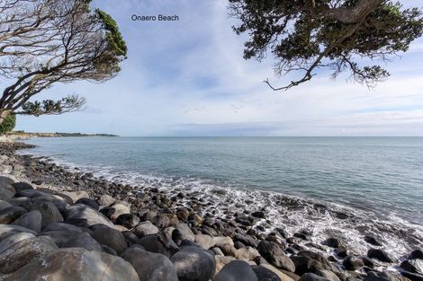 Photo of property in 11 Onaero Beach Road, Onaero, Waitara, 4383