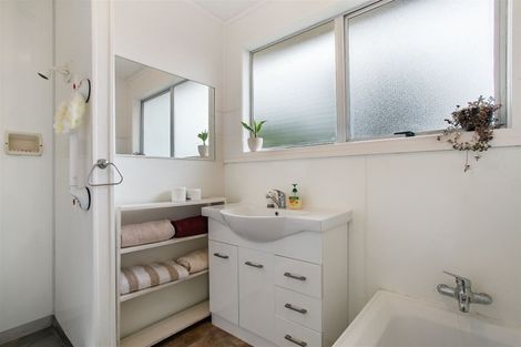 Photo of property in 12 Crispian Place, Weymouth, Auckland, 2103