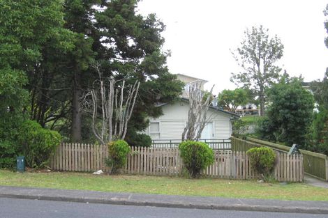 Photo of property in 180 Sunnynook Road, Totara Vale, Auckland, 0627