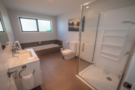 Photo of property in 7 Dudley Crescent, Cable Bay, 0420