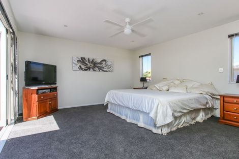 Photo of property in 6 Parker Avenue, New Lynn, Auckland, 0600