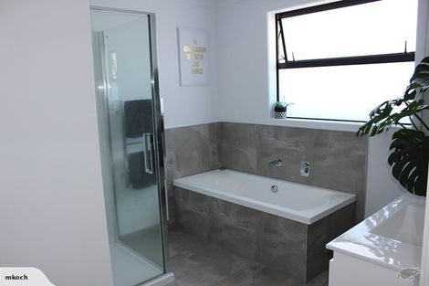 Photo of property in 11 Fuller Street, Papamoa Beach, Papamoa, 3118