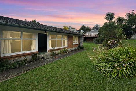 Photo of property in 3/7 Luplau Crescent, Cockle Bay, Auckland, 2014