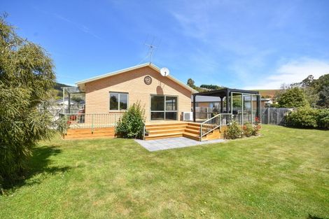 Photo of property in 8 Sandown Street, Waihola, Milton, 9073