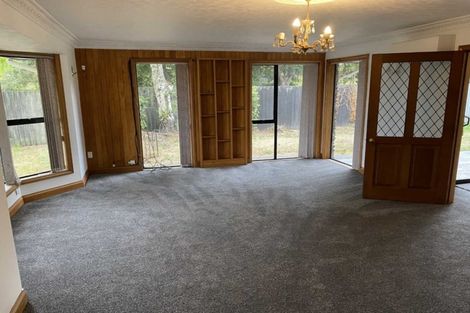 Photo of property in 86 Memorial Avenue, Ilam, Christchurch, 8053