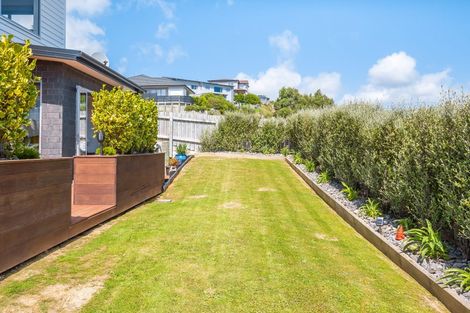 Photo of property in 127 Endeavour Drive, Whitby, Porirua, 5024