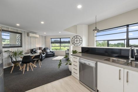 Photo of property in 32 Oakland Lane, Shannon, Palmerston North, 4474