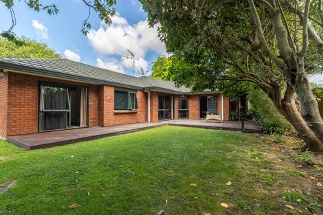 Photo of property in 22 Chesterfield Place, Rototuna, Hamilton, 3210