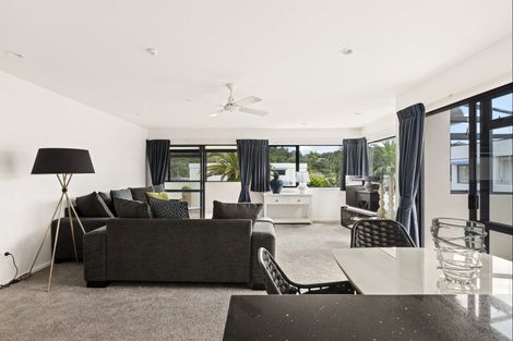 Photo of property in 15e Puriri Avenue, Orewa, 0931