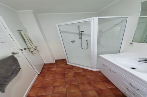 Photo of property in 47 Pokohiwi Road, Normandale, Lower Hutt, 5010