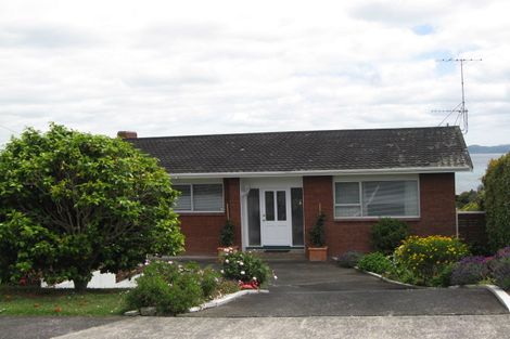 Photo of property in 28 De Luen Avenue, Tindalls Beach, Whangaparaoa, 0930