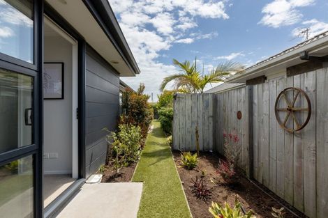 Photo of property in 22 Bill Miller Drive, Papamoa, 3118