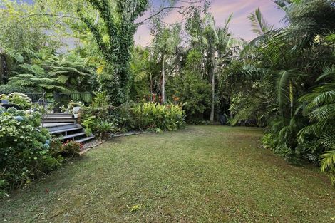 Photo of property in 8 Atarua Gardens, Waiatarua, Auckland, 0604