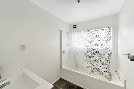 Photo of property in 2 Morgan Street, Castlecliff, Whanganui, 4501