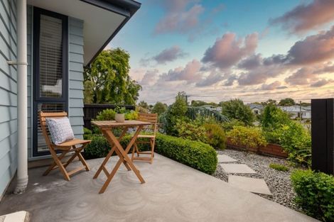 Photo of property in 1/241 Fifield Terrace, Opawa, Christchurch, 8023