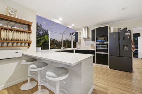 Photo of property in 1/992 Beach Road, Torbay, Auckland, 0630