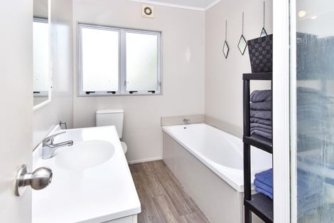 Photo of property in 31 Brentford Place, Manurewa, Auckland, 2102