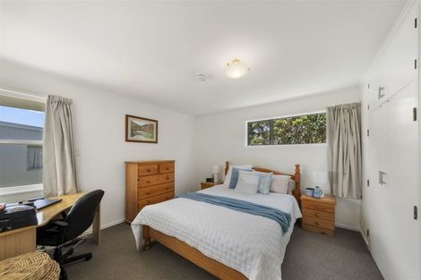 Photo of property in 1 Forth Place, Papakowhai, Porirua, 5024