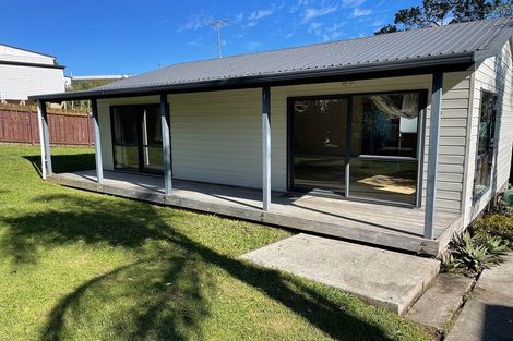 Photo of property in 21a Lantana Road, Green Bay, Auckland, 0604