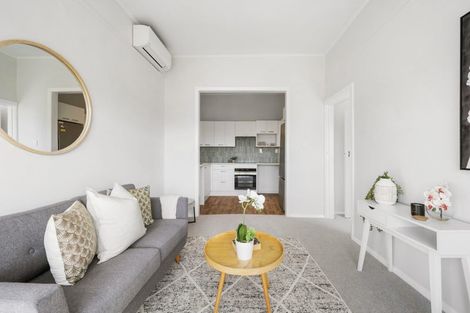 Photo of property in 29 Garden Road, Northland, Wellington, 6012