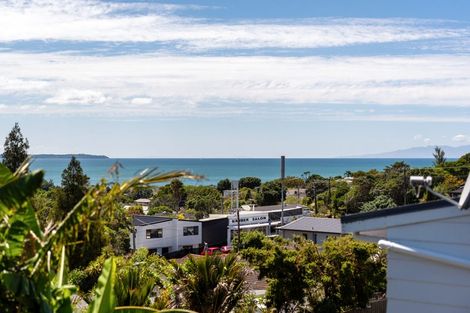 Photo of property in 3 Mizpah Road, Waiake, Auckland, 0630