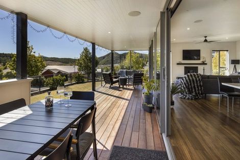 Photo of property in 2 Fantail Heights, Picton, 7220