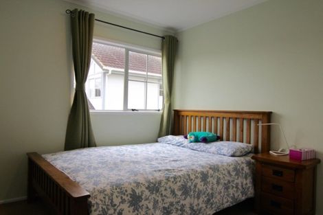 Photo of property in 2/10 Centorian Drive, Windsor Park, Auckland, 0632