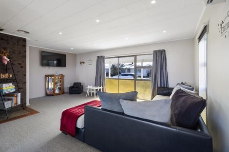 Photo of property in 23 Ferndale Place, Feilding, 4702