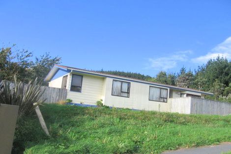 Photo of property in 2 Apple Terrace, Ranui, Porirua, 5024