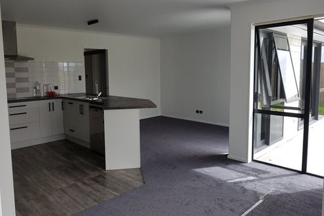 Photo of property in 28 Powhaitere Road, One Tree Point, 0118