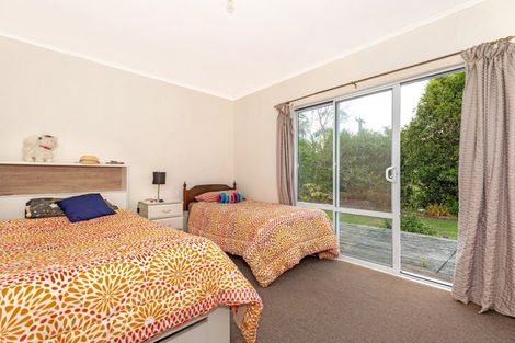 Photo of property in 95 Paremata Road, Tolaga Bay, 4077