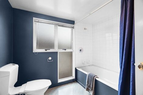 Photo of property in 4 Broadfell Avenue, Avonhead, Christchurch, 8042